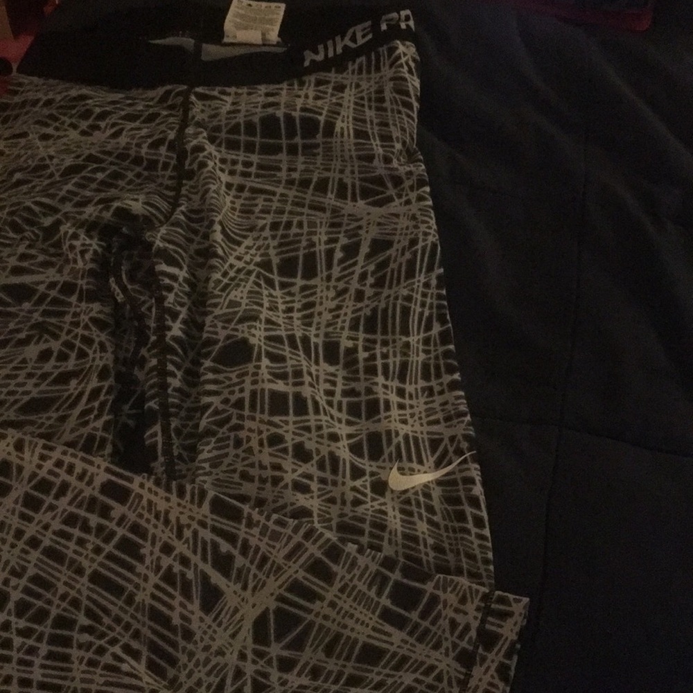 Nike - Picture 3 of 3